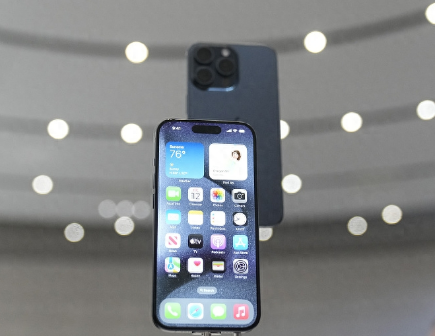 那坡Apple维修站分享买iPhone15还是华为Mate60 